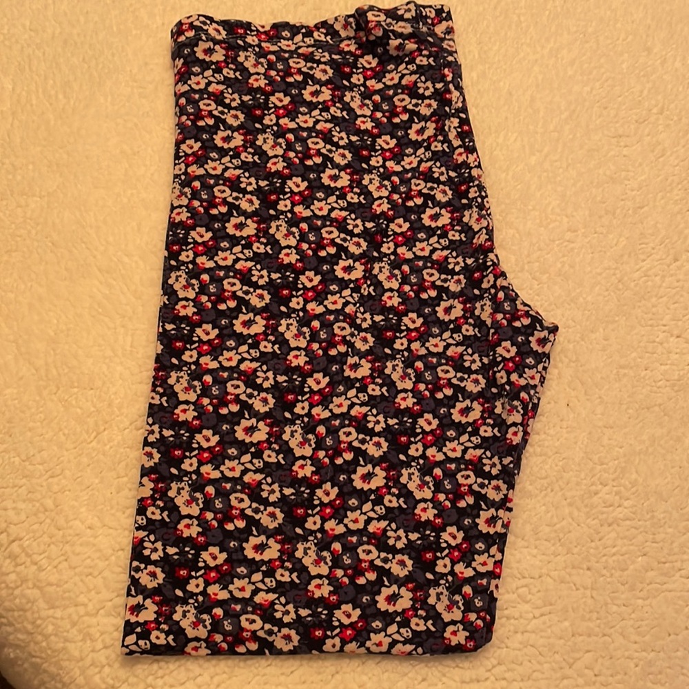 Joe Boxer large leggings. Red, blue & beige floral print.